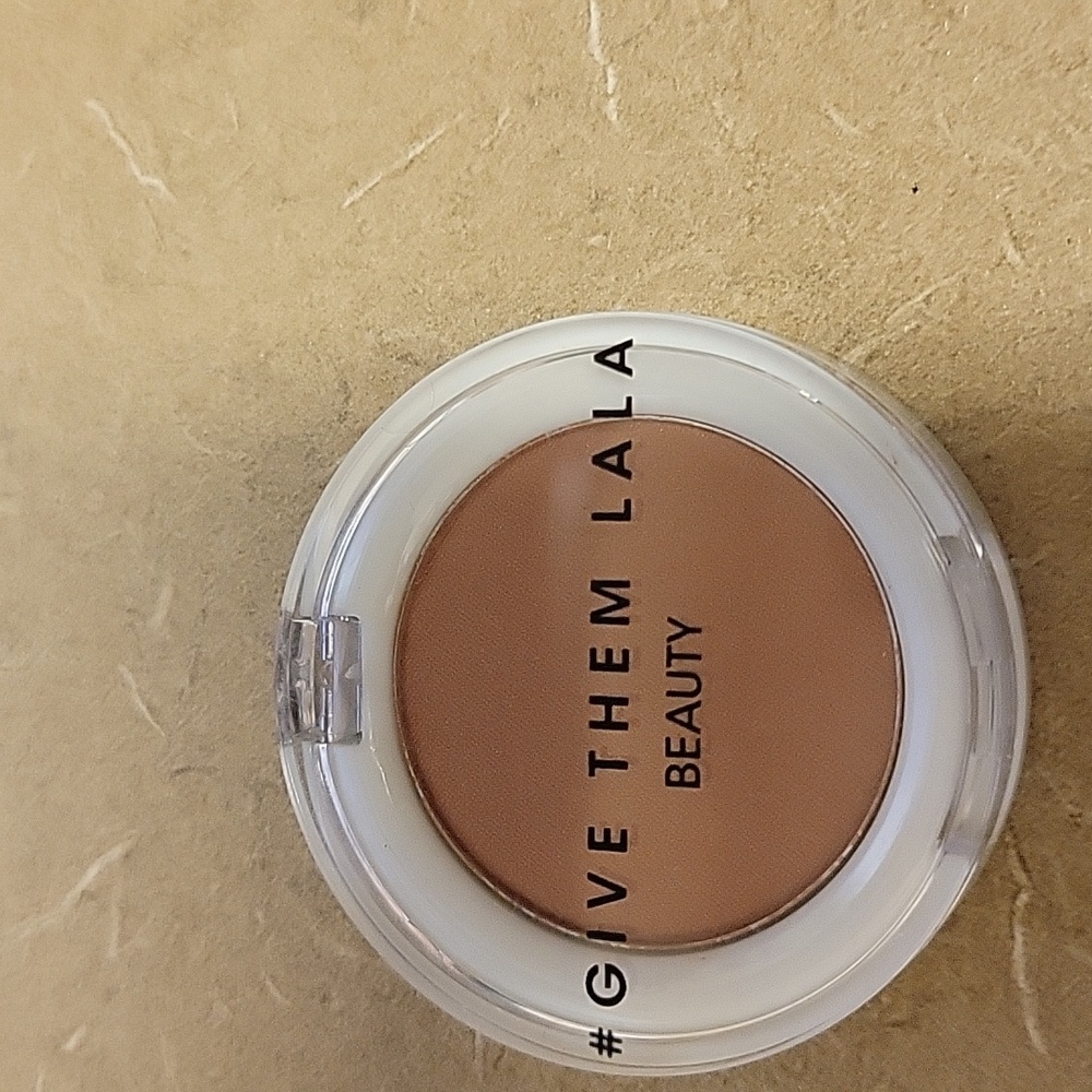 NEW … GIVE THEM LALA Mini Bronzer In Ibiza